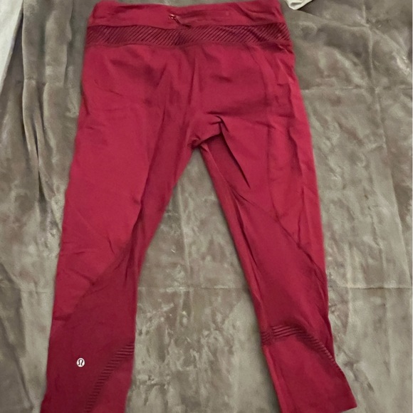 Red crop Lululemon Leggings size 8 - Picture 2 of 4